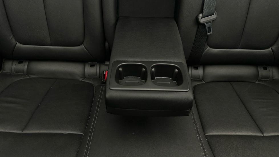 Rear Armrest/ Cup Holder