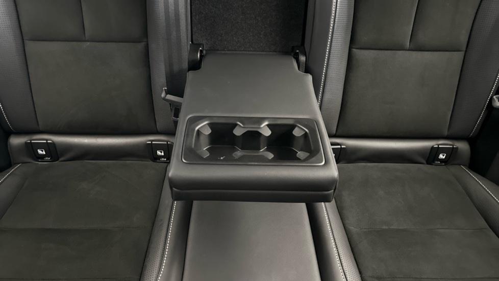 Rear Armrest/ Cup Holder