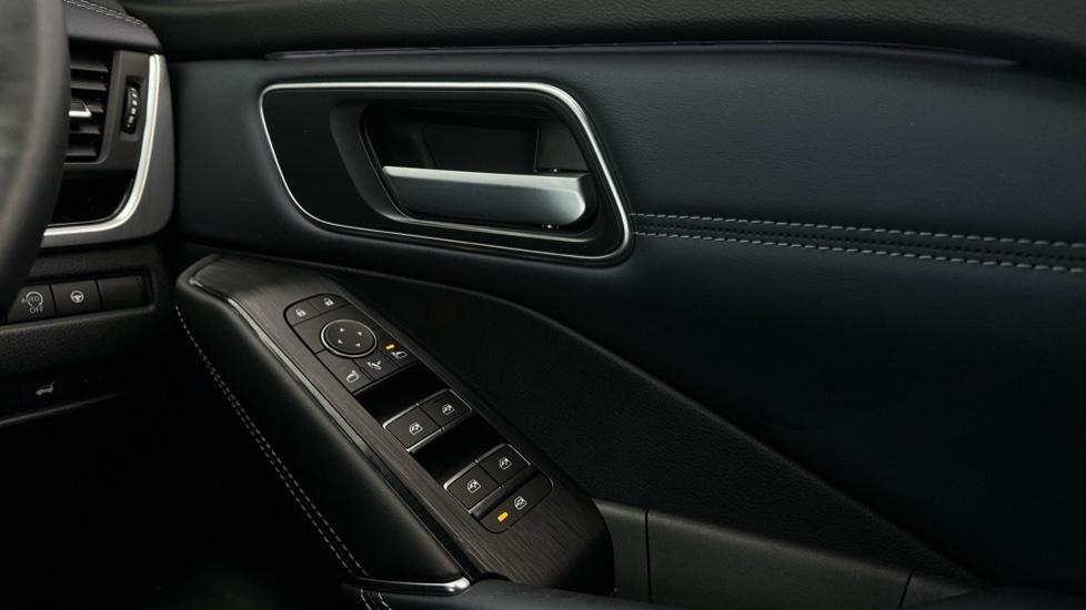 Electric Windows / Wing Mirrors/Ambient Lighting  