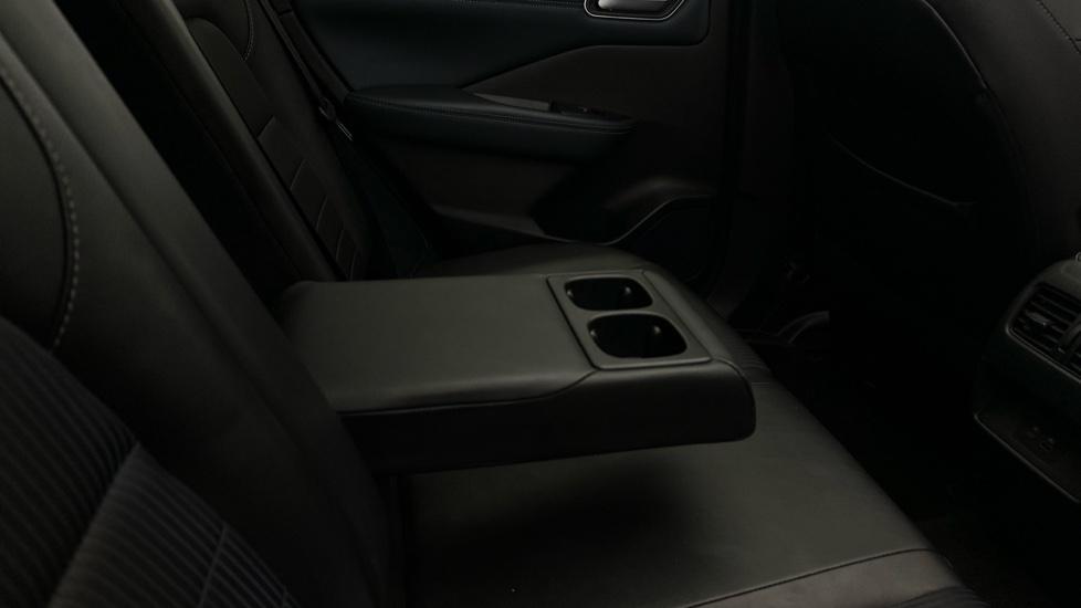 Rear Armrest/ Cup Holder