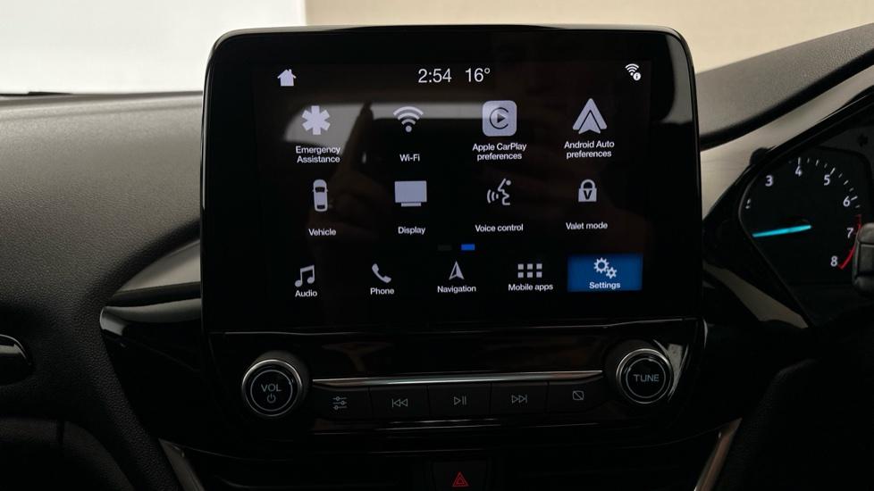 Apple Car Play & Android Auto