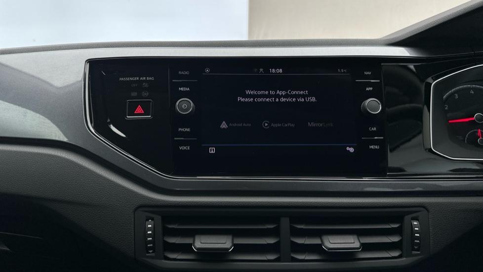 Apple Car Play & Android Auto