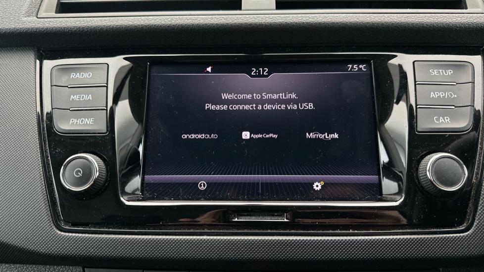 Apple Car Play & Android Auto