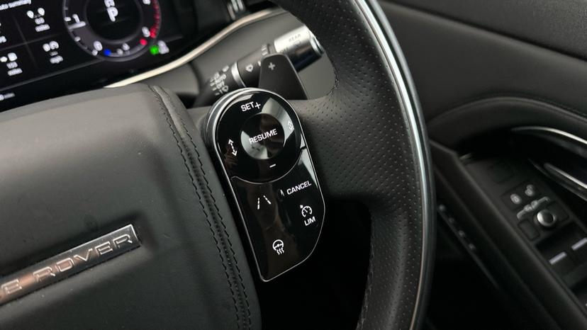 Cruise Control / Speed Limiter / Lane Assist / Heated Steering Wheel / Paddle Shift 