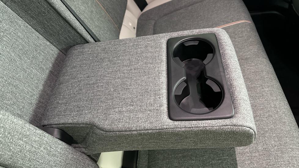 Rear Armrest/ Cup Holder