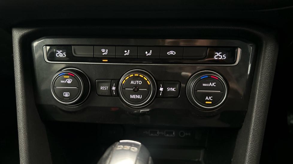 Air Conditioning /Dual Climate Control 