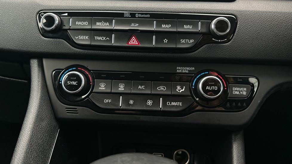 Air Conditioning / Dual Climate Control 