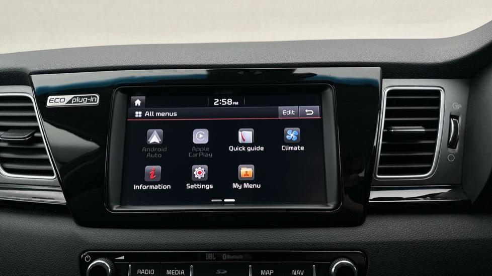 Apple Car Play & Android Auto