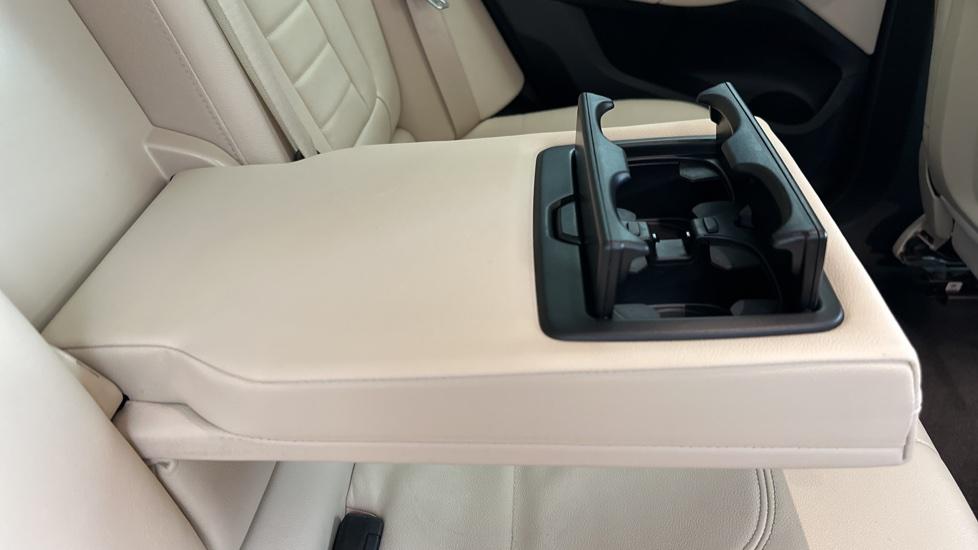 Rear Armrest/ Cup Holder