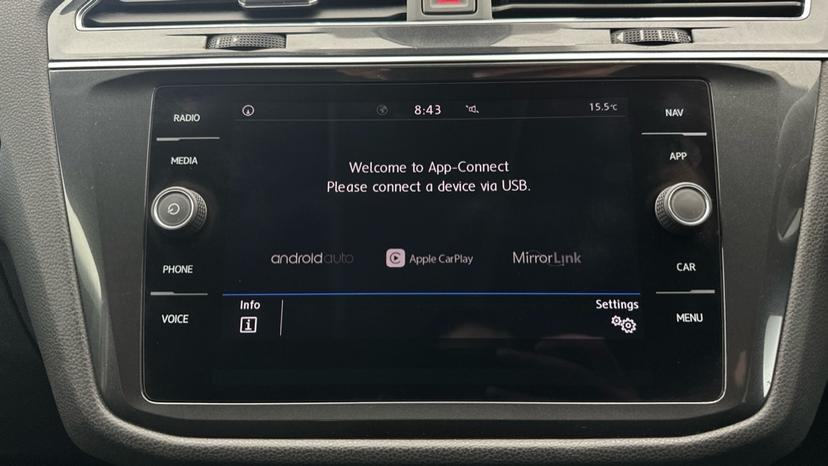 Apple CarPlay/Android Auto 