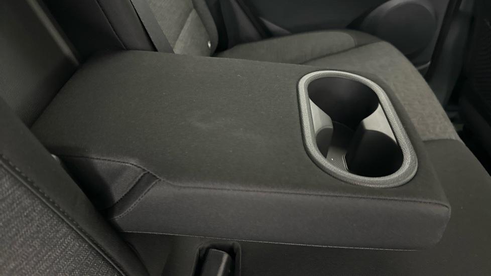 Rear Armrest/ Cup Holder