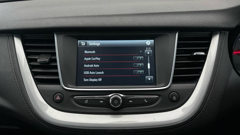 Apple Car Play & Android Auto