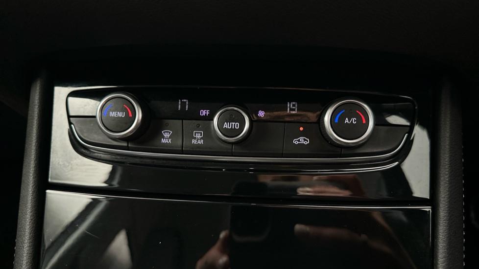 Air Conditioning /Dual Climate Control 