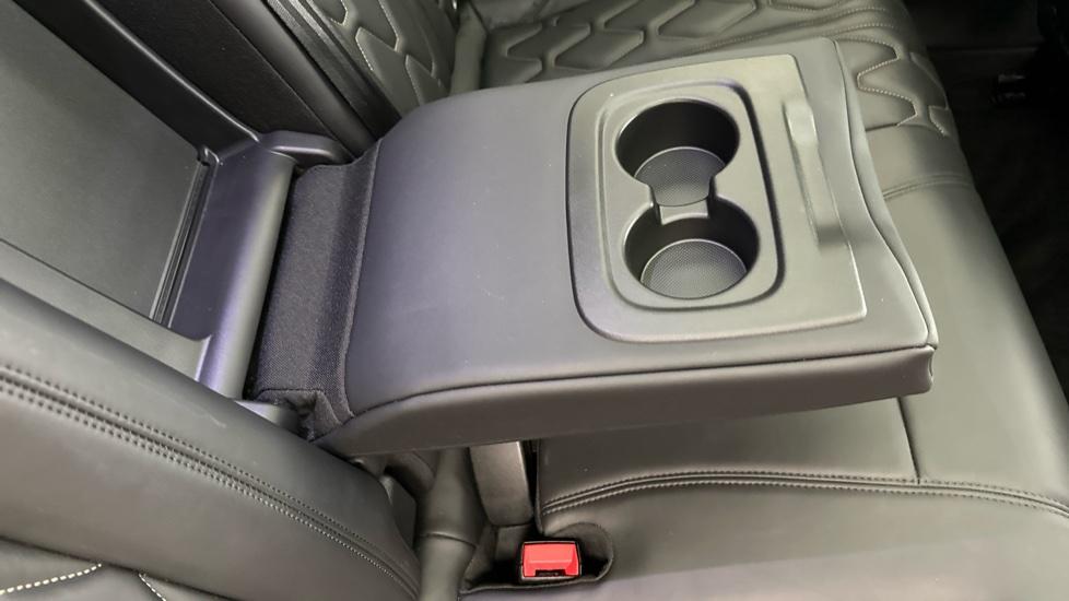 Rear Armrest/ Cup Holder