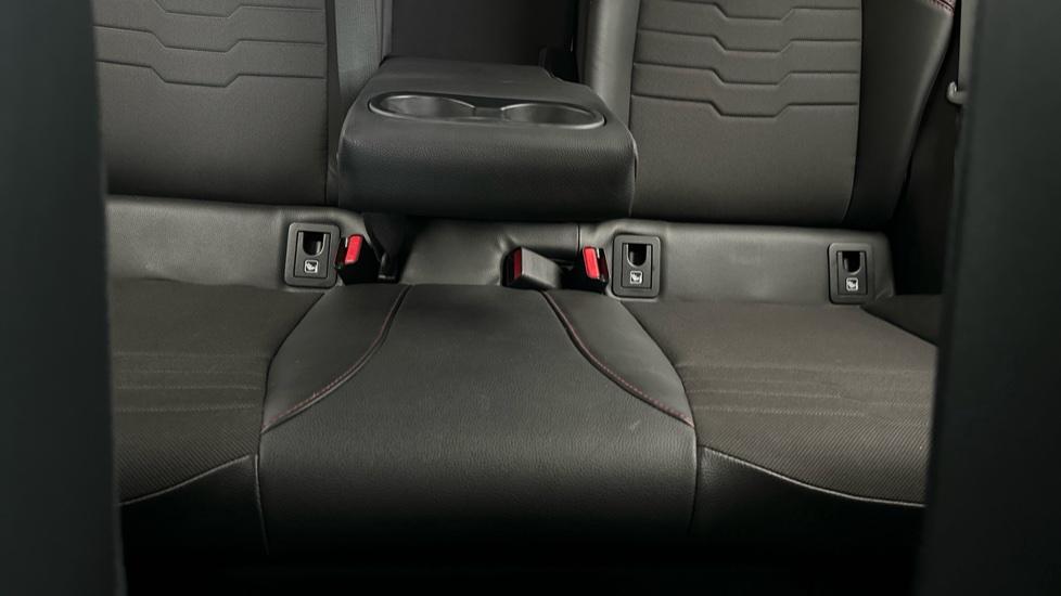 Rear Armrest/ Cup Holder