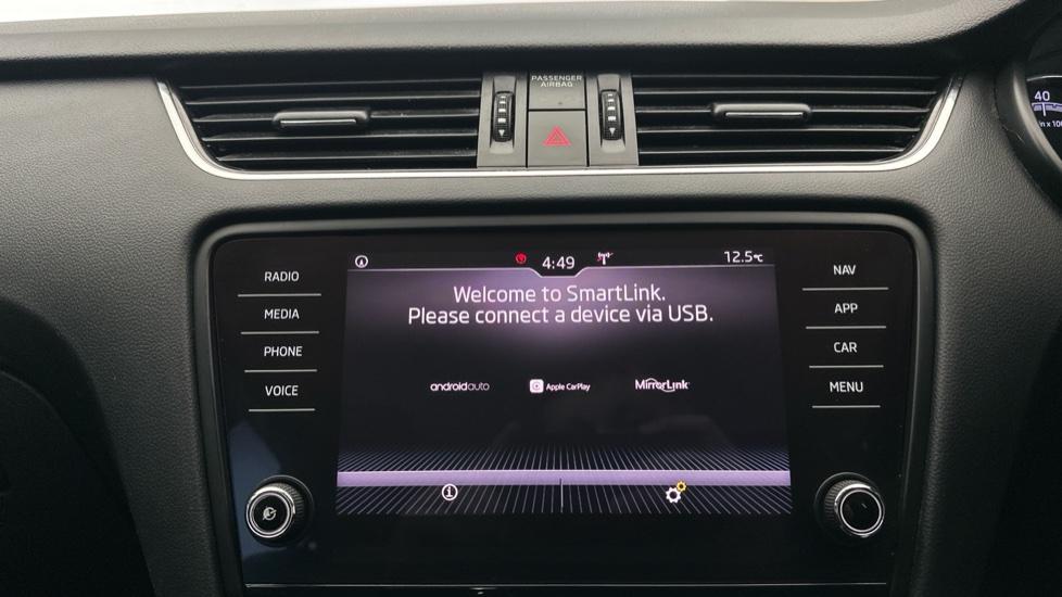 Apple Car Play & Android Auto