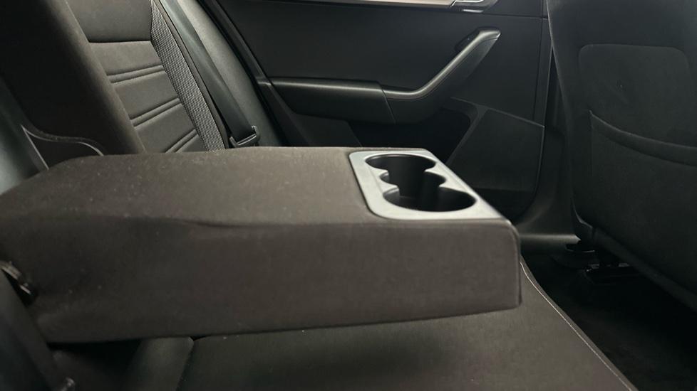 Rear Armrest/ Cup Holder