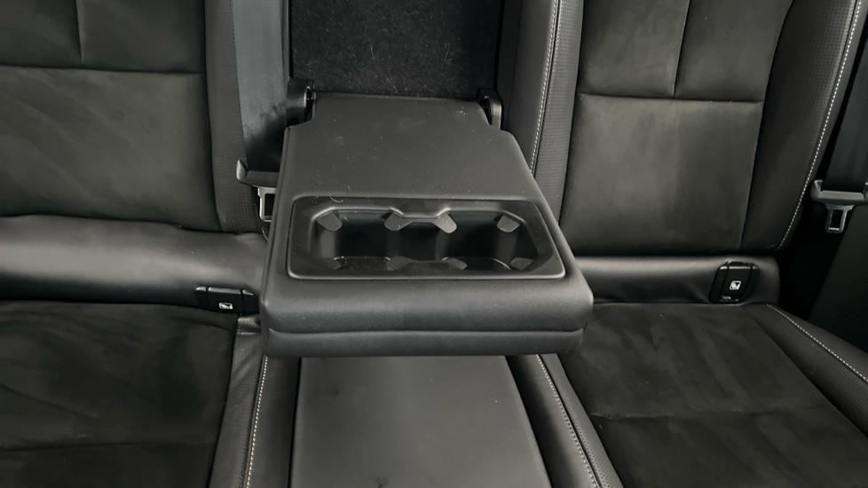 Rear Armrest/ Cup Holder