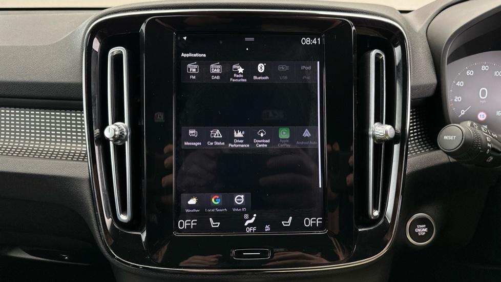 Apple CarPlay / Android Auto / Bluetooth 