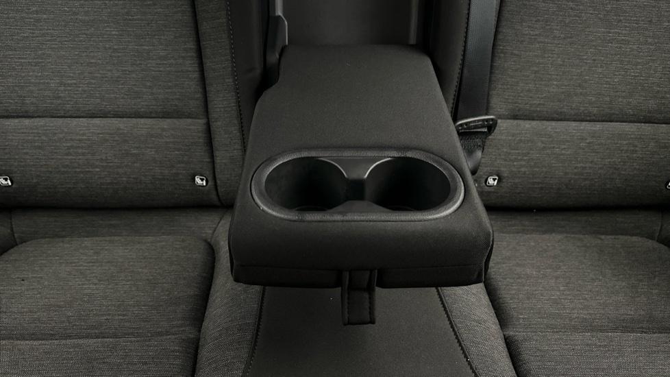 Rear Armrest/ Cup Holder