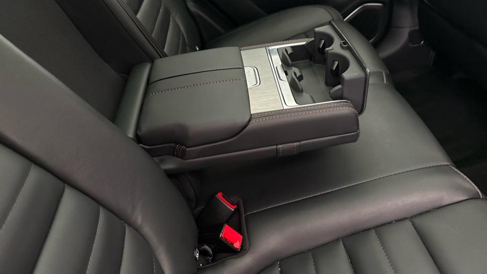 Rear Armrest/ Cup Holder