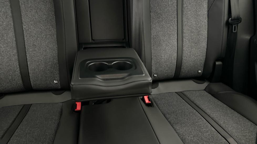 Rear Armrest/ Cup Holder