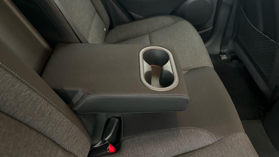 Rear Armrest/ Cup Holder