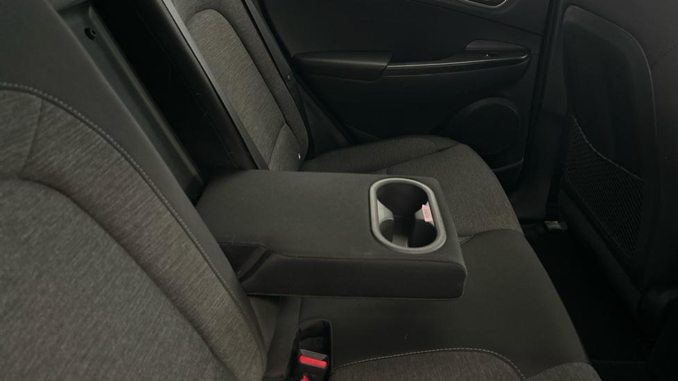 Rear Armrest/ Cup Holder