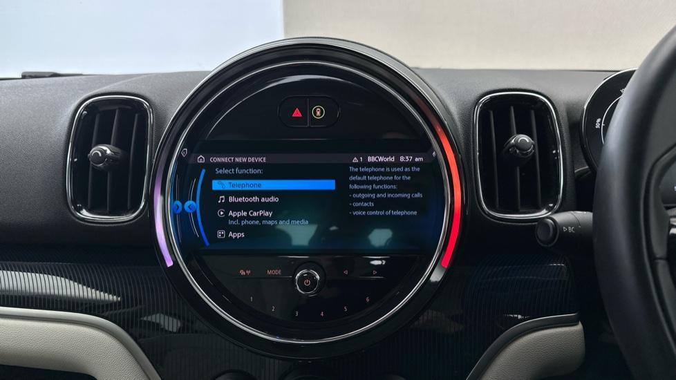 Bluetooth / Apple CarPlay / Android Auto /Ambient Lighting 