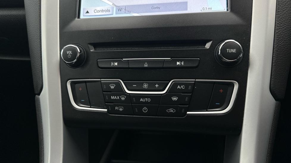 Apple Car Play & Android Auto