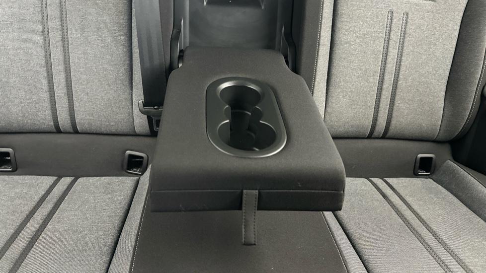 Rear Armrest/ Cup Holder