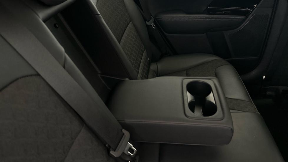 Rear Armrest/ Cup Holder