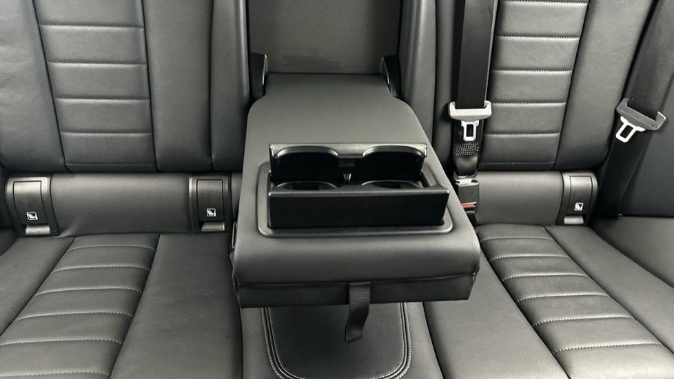 Rear Armrest/ Cup Holder