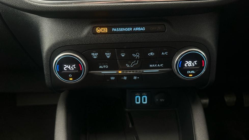 Air Conditioning /Dual Climate Control 