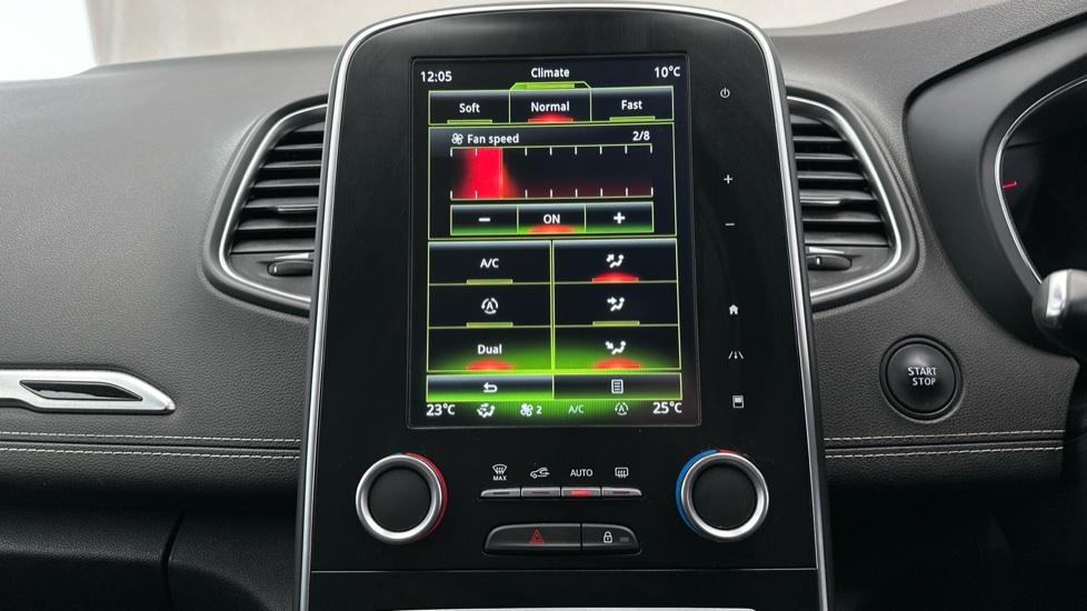 Dual Climate Control / Air Conditioning 