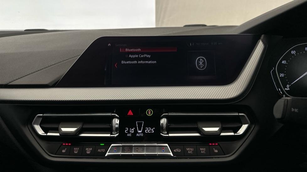 Bluetooth / Apple CarPlay 