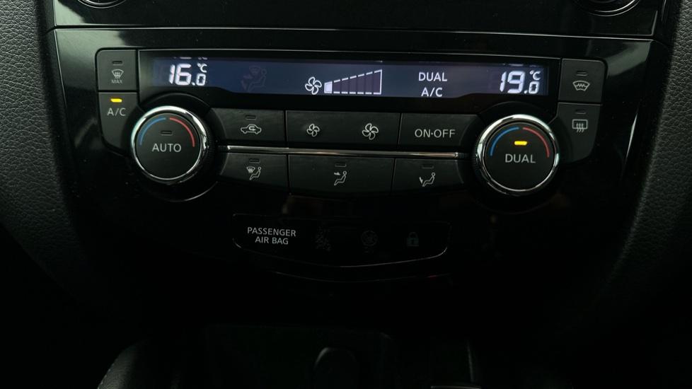 Air Conditioning /Dual Climate Control 