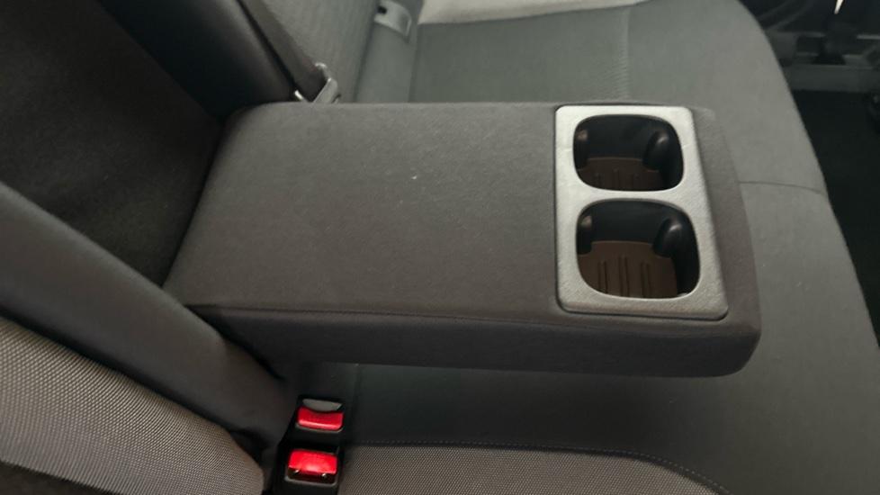 Rear Armrest/ Cup Holder