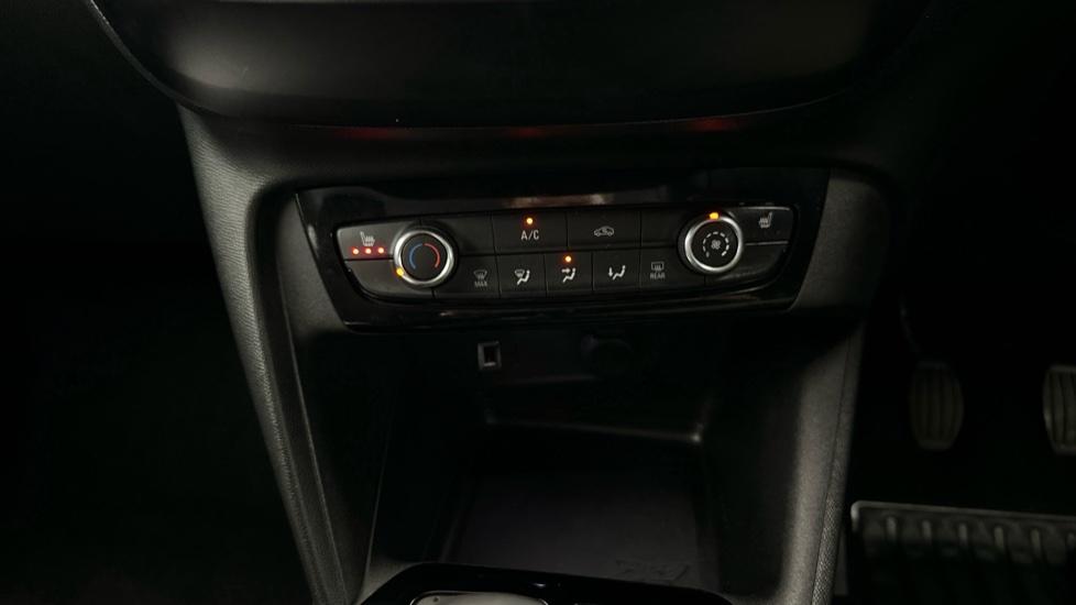 Air Conditioning /Heated Seats 