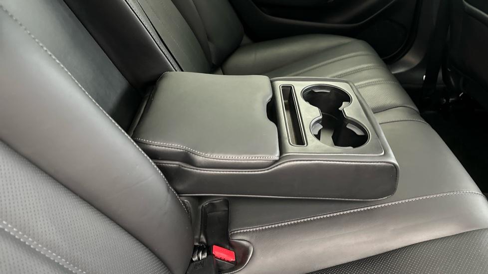 Rear Armrest/ Cup Holder