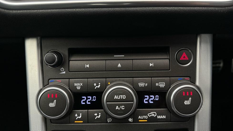 Dual Climate Control  / Air Conditioning  / Heated Seats 