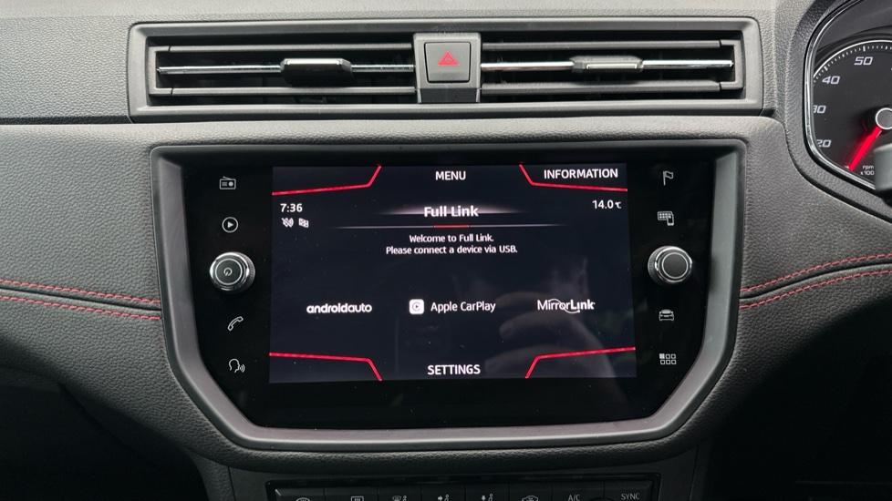 Apple Car Play & Android Auto