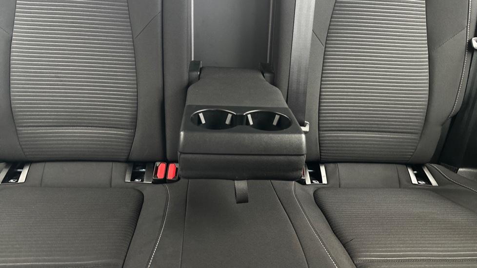 Rear Armrest/ Cup Holder