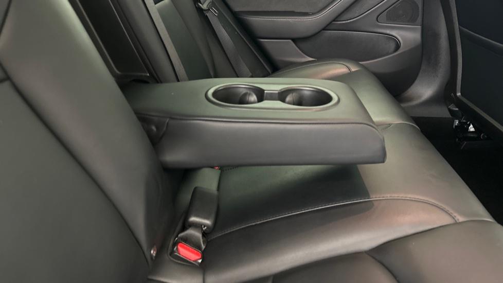 Rear Armrest/ Cup Holder