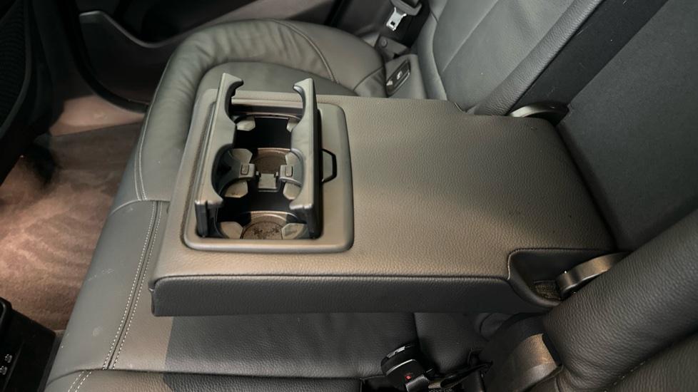 Rear Armrest/ Cup Holder