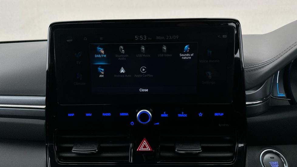 Apple Car Play & Android Auto