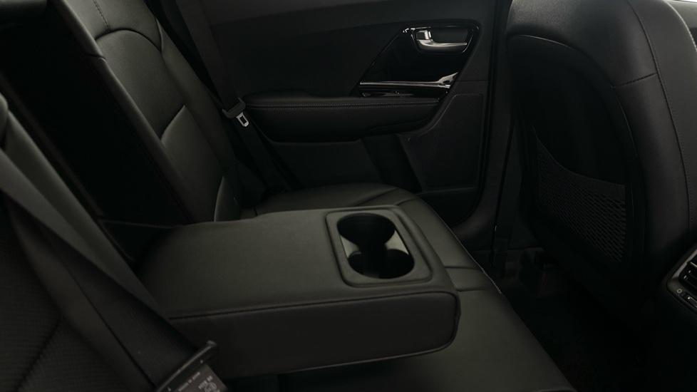 Rear Armrest/ Cup Holder