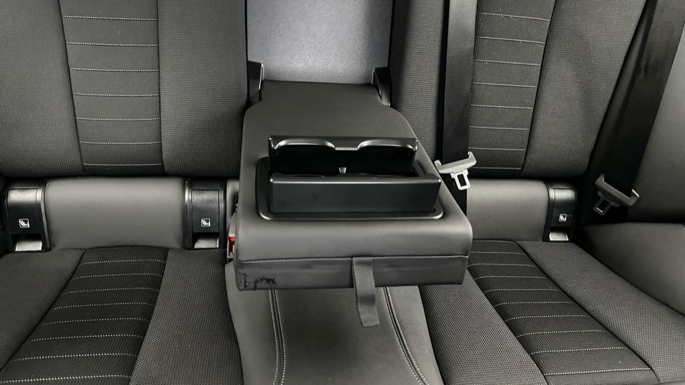 Rear Armrest/ Cup Holder