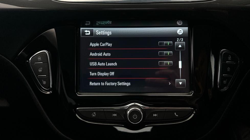 Apple Car Play & Android Auto