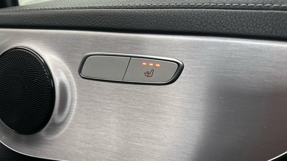 Heated Seats 